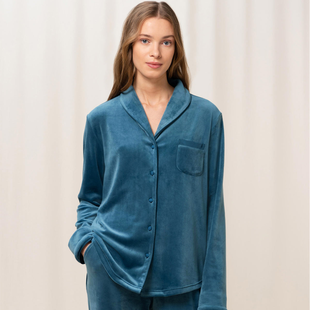 Triumph Mix & Match Velour Boyfriend natskjorte, blå - 10213389 - 1692 - Smoky Blue