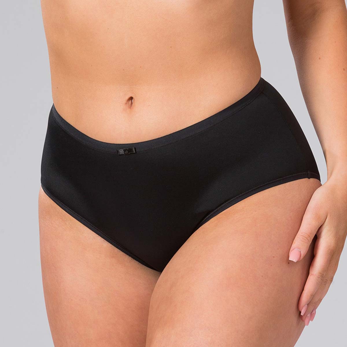 Trofé Sanna midi trusse, sort - 90197 - 1200 - Black