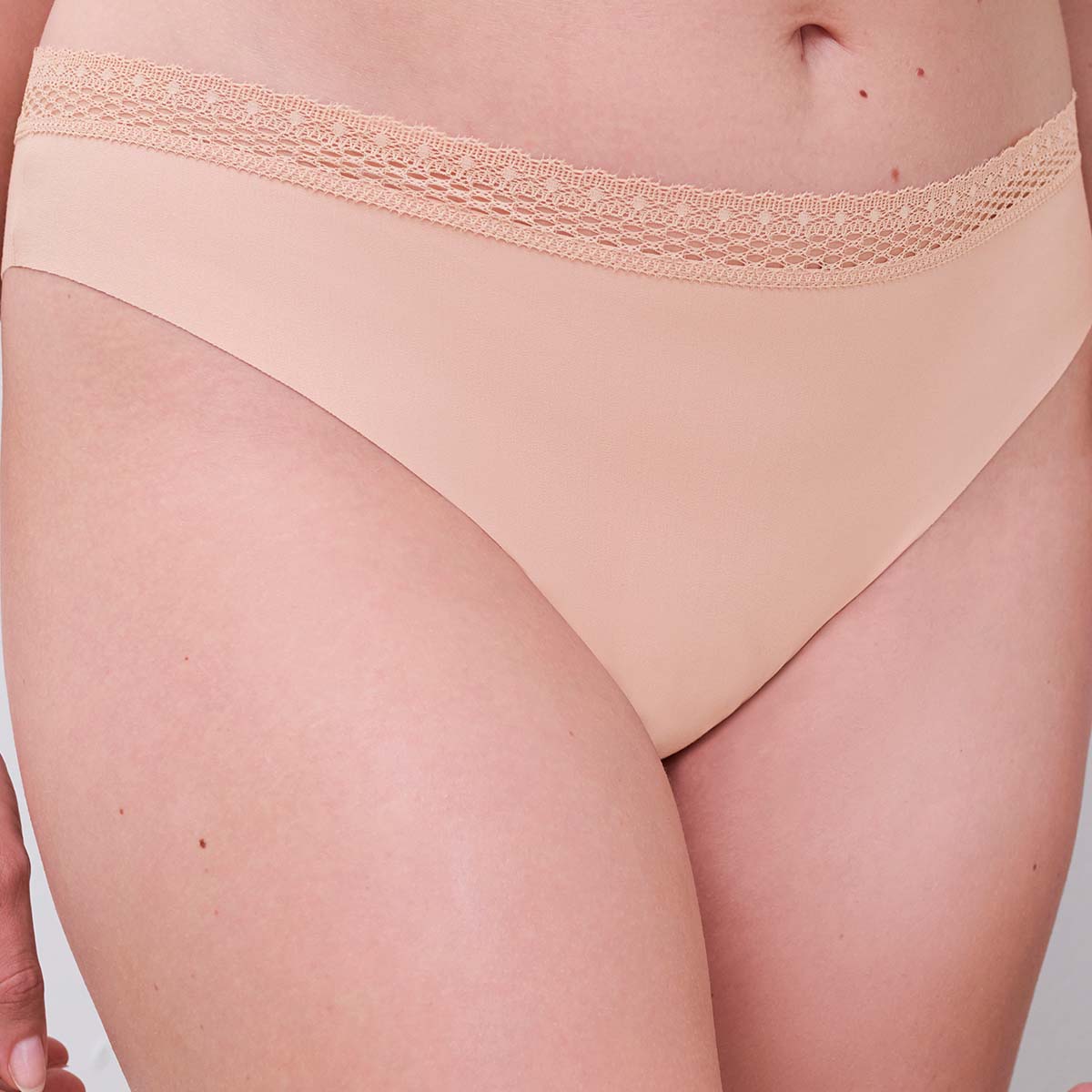 Chantelle Cozy Chic tanga trusse, nude - C17OG0 - 00Q - Clay Nude