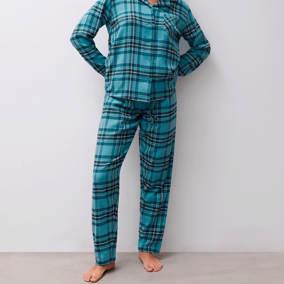 Femilet Heat natskjorte, turkis - FN3820 - C30 - Dark Blue Checks