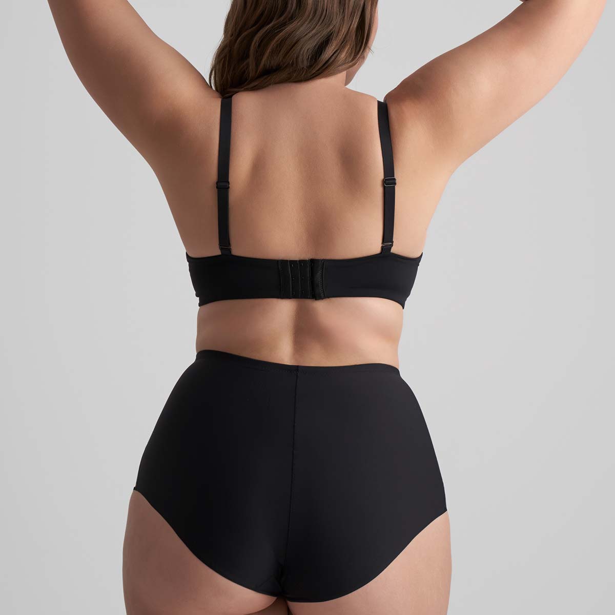 Bye Bra Invisible Mid Waist tai trusse, sort - INVMWB - Black - Black