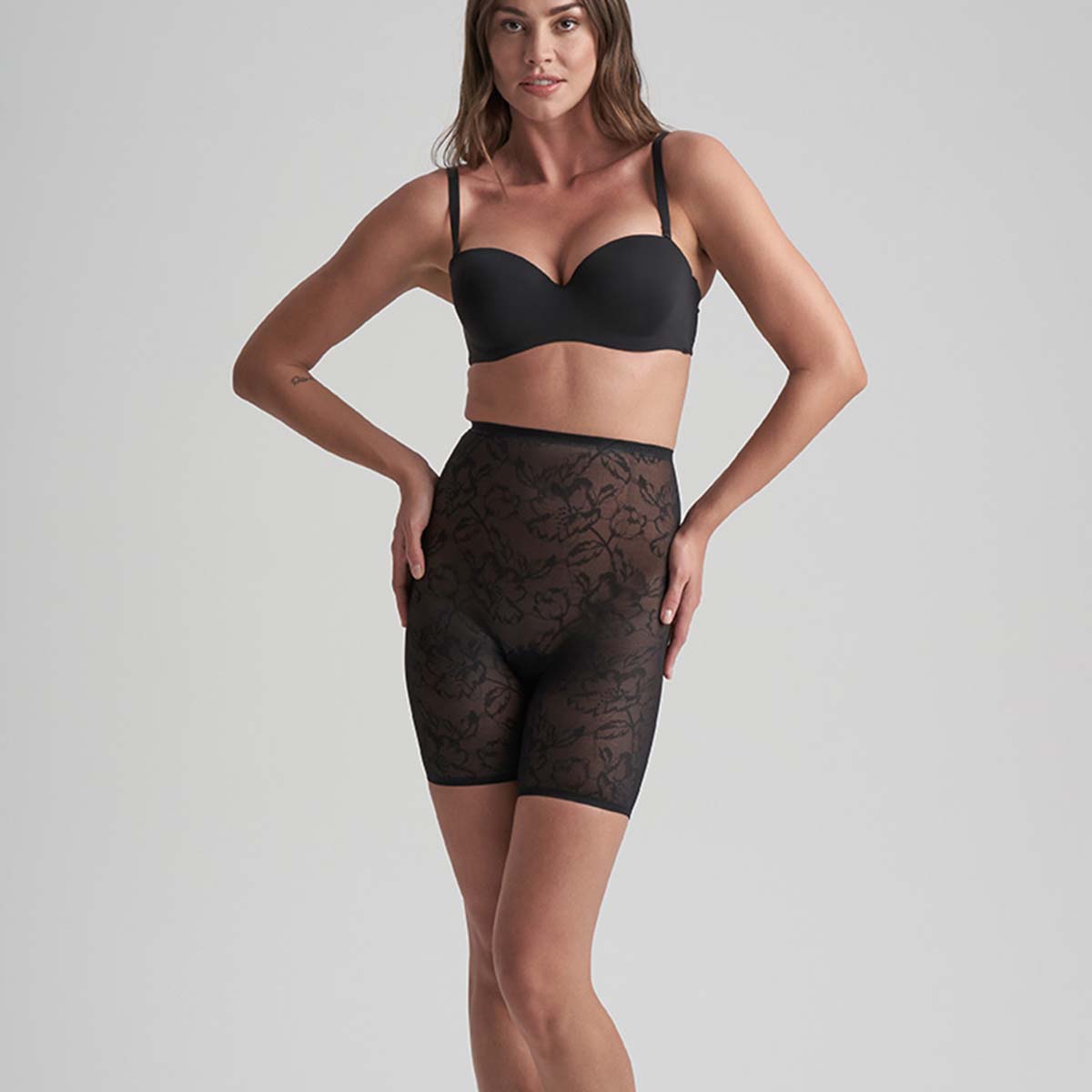 Bye Bra Lacy High Waist Shaping shorts, sort - LACHWS - Black - Black