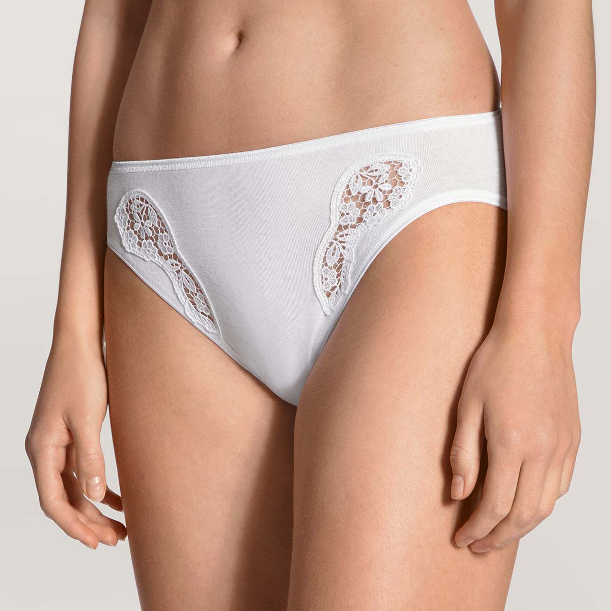 Calida Feminin Sense tai trusse, hvid - 21451 - 001 - White