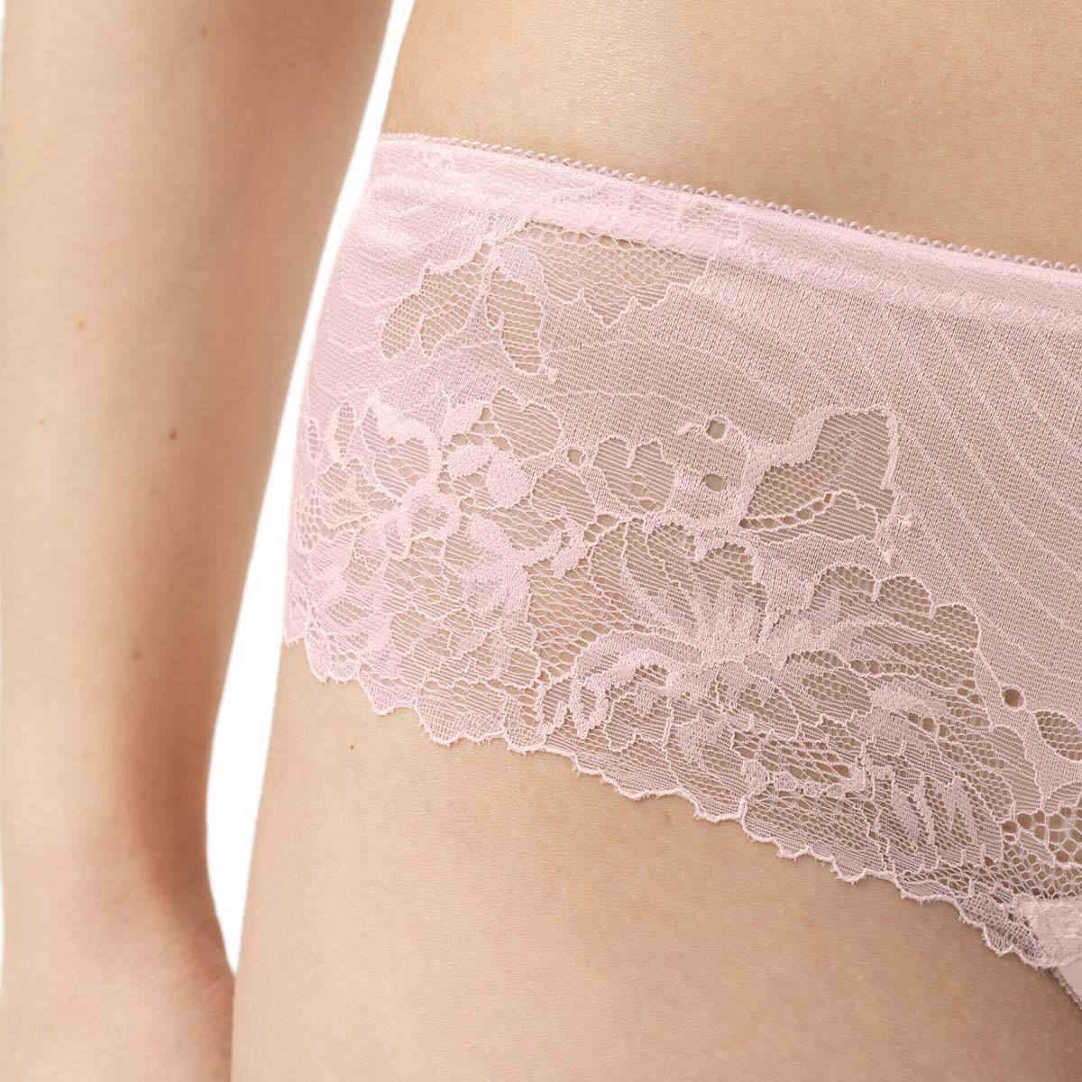 Mey Luxurious g-streng, lyserød - 79284 - 558 - Bonbon Pink