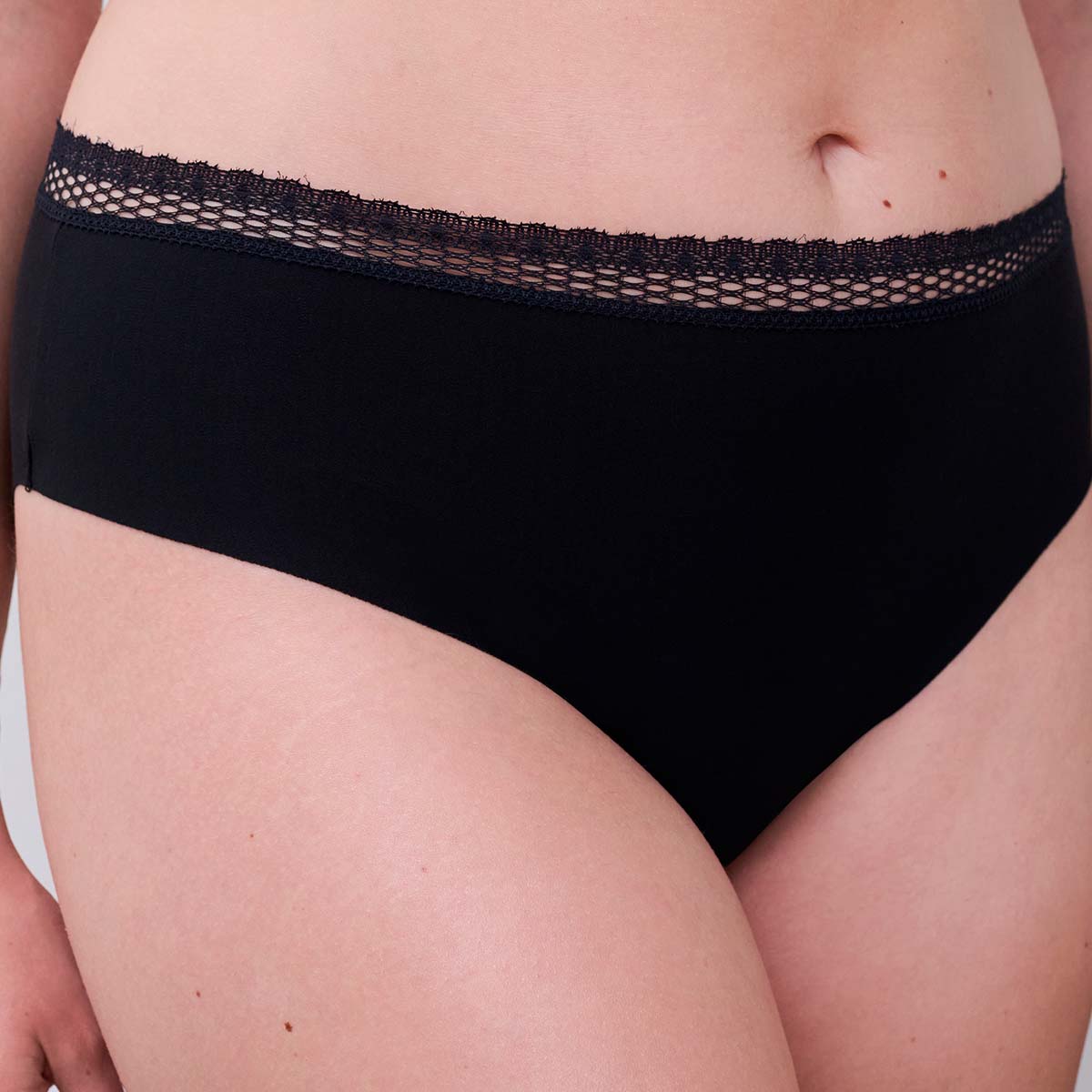 Chantelle Cozy Chic midi trusse, sort - C17OA3 - 011 - Black