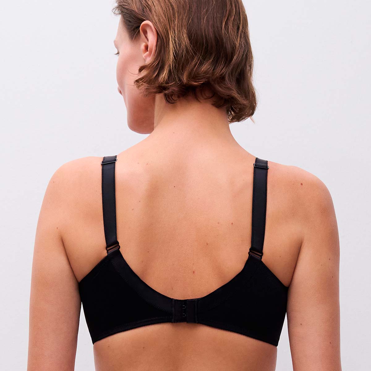 Chantelle Hedona BH med bøjle, sort - C20310 - 011 - Black