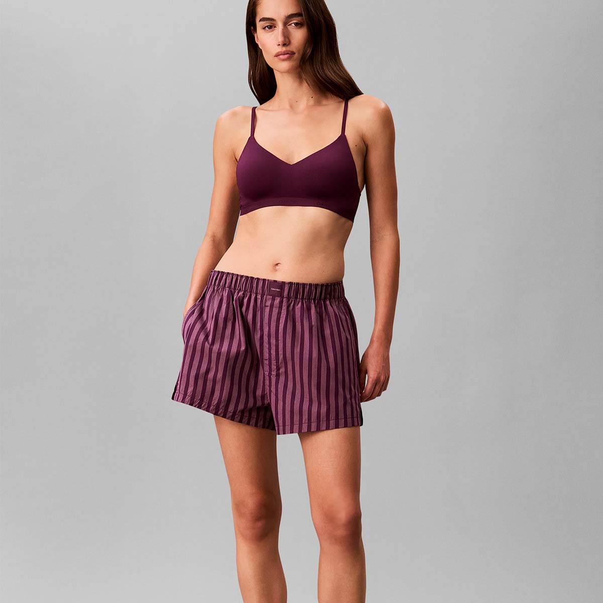 Calvin Klein natshorts, lilla - LV00QS7596 - 4I7 - Bespoke Stripe+Dark Purple