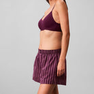 Calvin Klein natshorts, lilla - LV00QS7596 - 4I7 - Bespoke Stripe+Dark Purple