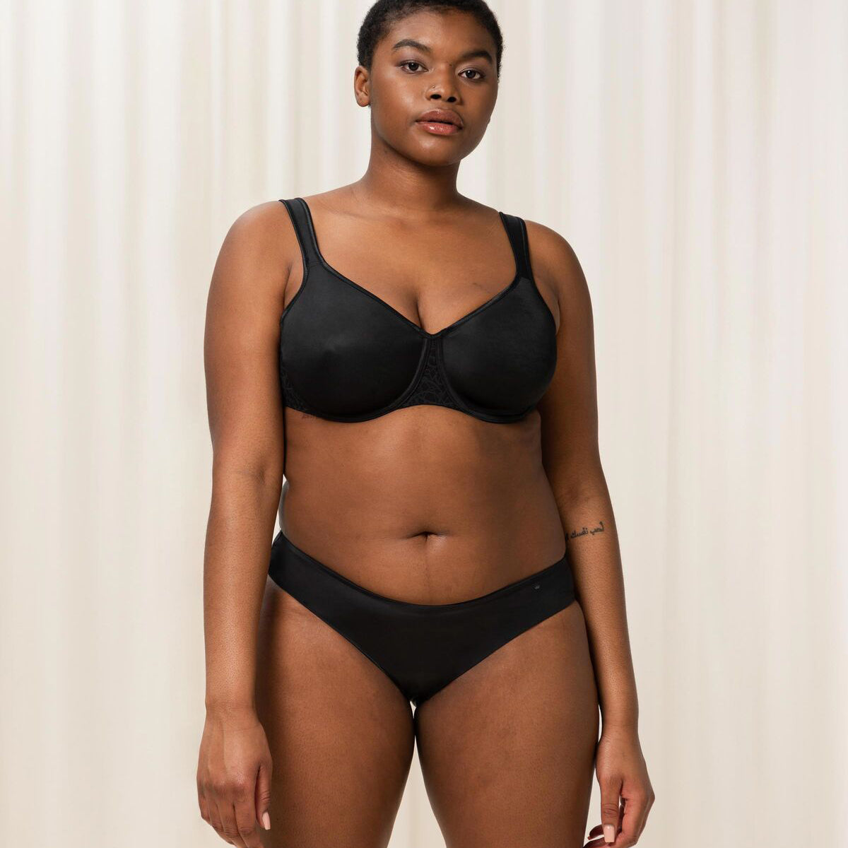 Triumph Comfort Minimizer W BH med bøjle, sort - 10166827 - 0004 - Black